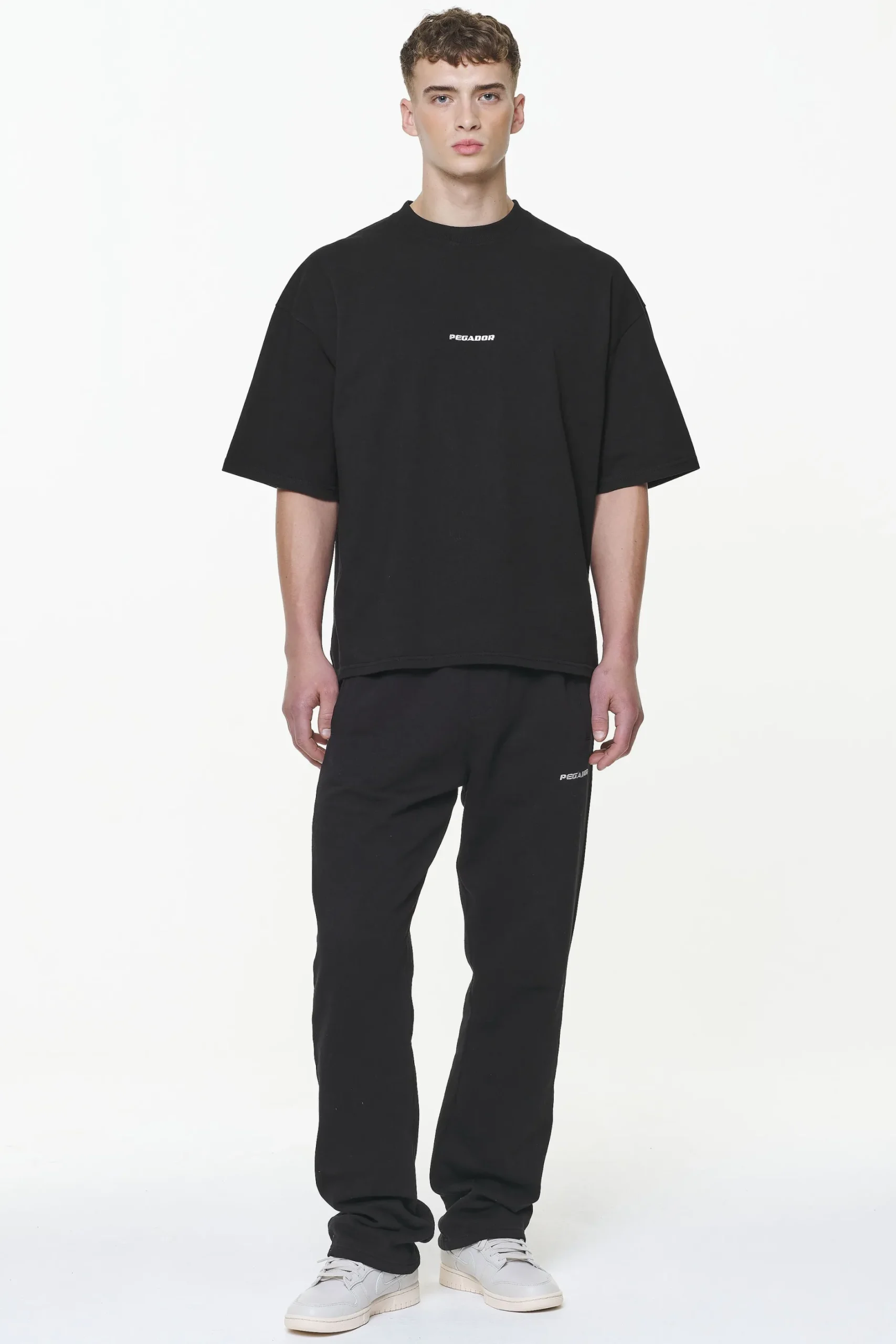 Pegador Logo Boxy Tee