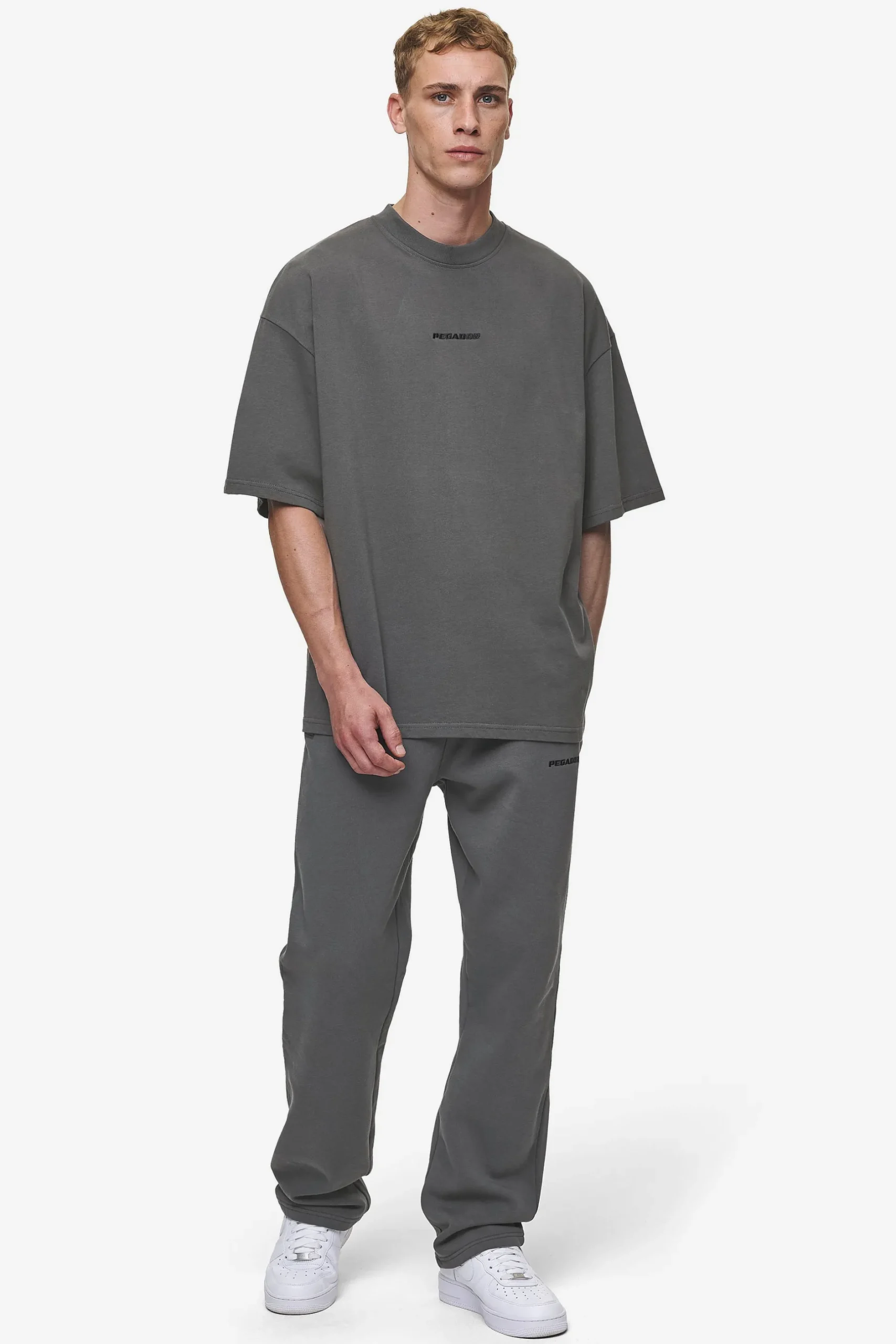 Pegador Logo Boxy Tee